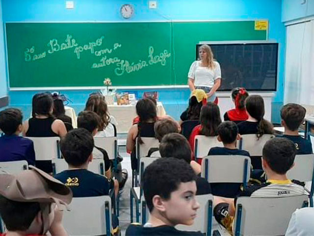 Carrossel visita colégio objetivo 